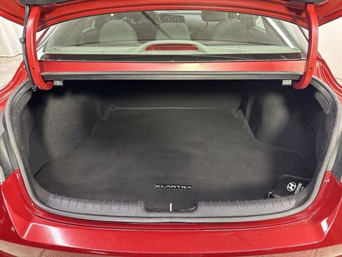 Used 2023 Hyundai Elantra SEL image 29