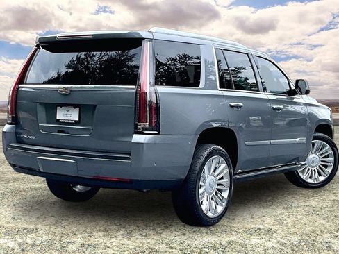 Used 2020 Cadillac Escalade Platinum RWD image 5