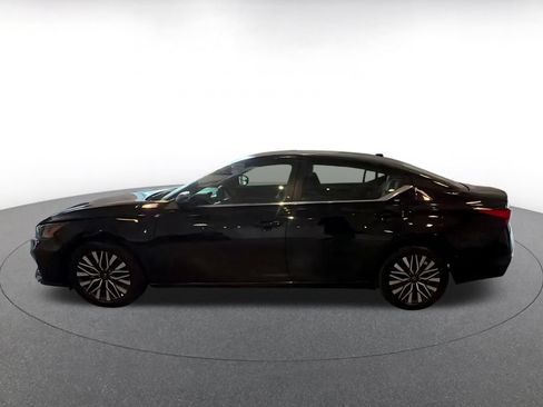 Used 2026 Nissan Altima 2.5 SV FWD image 6