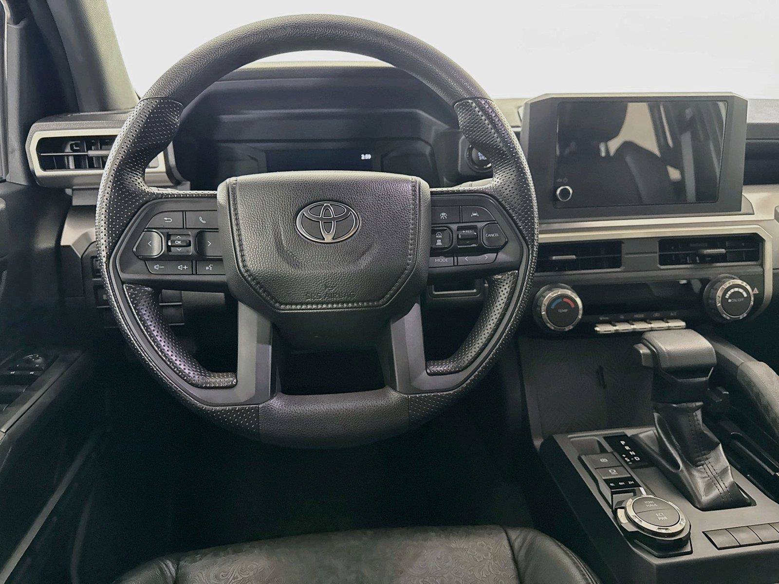 Certified 2025 Toyota Tacoma SR5 AWD/4WD image 32