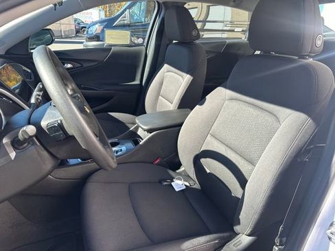 Used 2023 Chevrolet Malibu LT image 36
