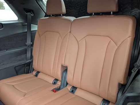 Used 2023 Audi Q7 3.0T Premium w/ Convenience Package image 15