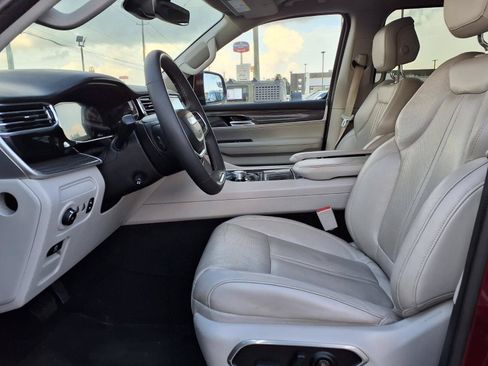 Used 2022 Jeep Wagoneer Series III w/ Flexible Seating Group RWD image 25