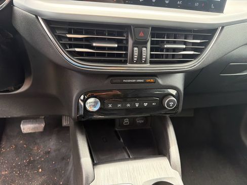 Used 2024 Ford Escape Platinum AWD/4WD image 30