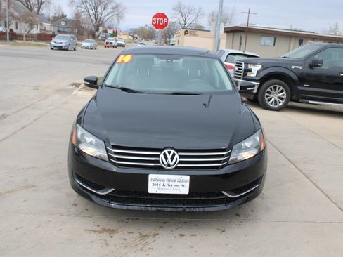 Used 2014 Volkswagen Passat 2.5 S image 3