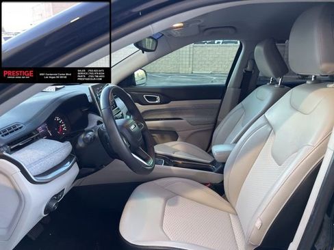 Used 2022 Jeep Compass Latitude image 27