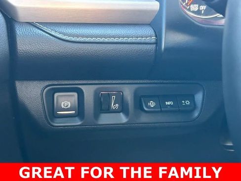 Used 2023 GMC Acadia Denali w/ Denali Ultimate Package FWD image 21