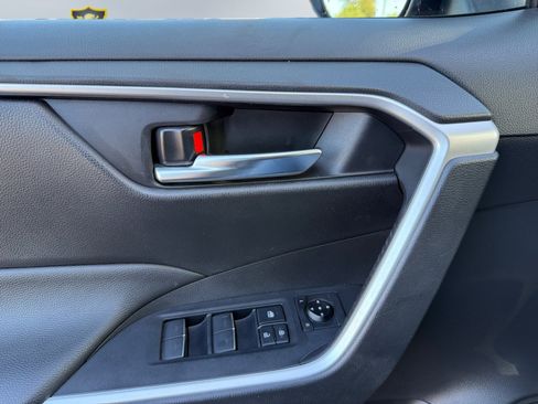 Used 2024 Toyota RAV4 SE image 14