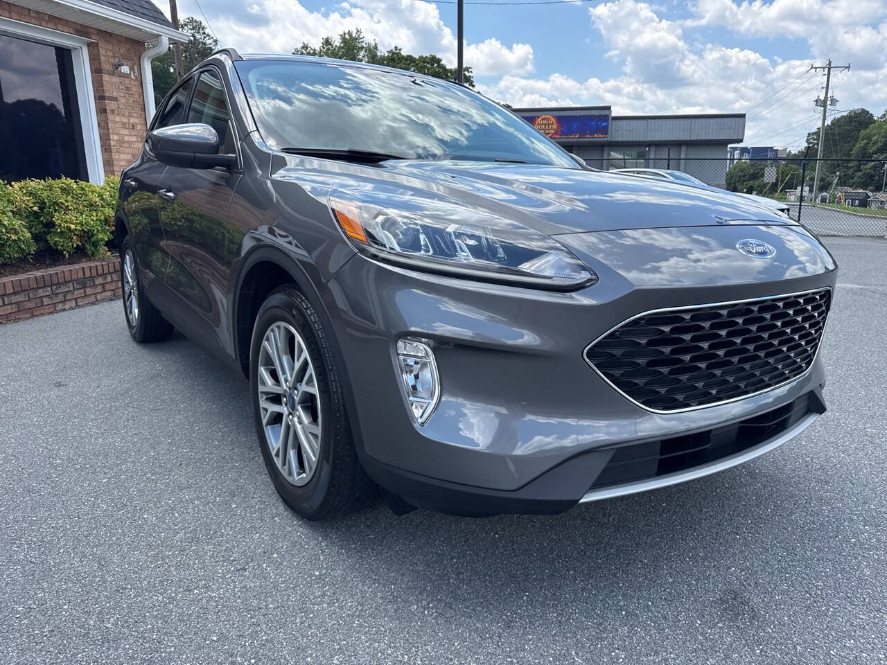 Used 2022 Ford Escape SEL w/ Technology Package FWD image 7