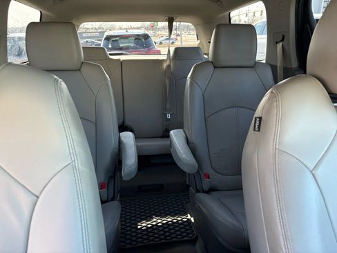 Used 2016 GMC Acadia SLT image 18