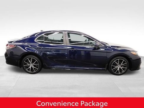Used 2022 Toyota Camry SE image 11