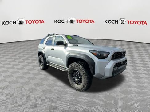 Used 2025 Toyota 4Runner TRD Off-Road image 2