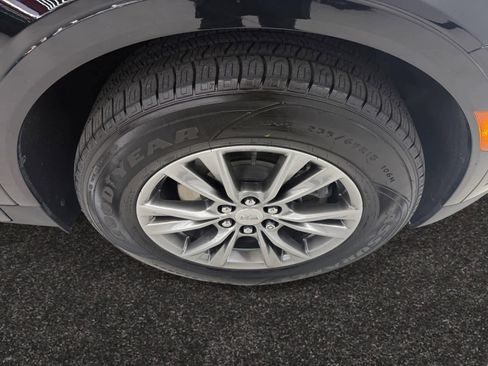 Certified 2022 Cadillac XT5 Premium Luxury w/ LPO, Floor Liner Package image 7