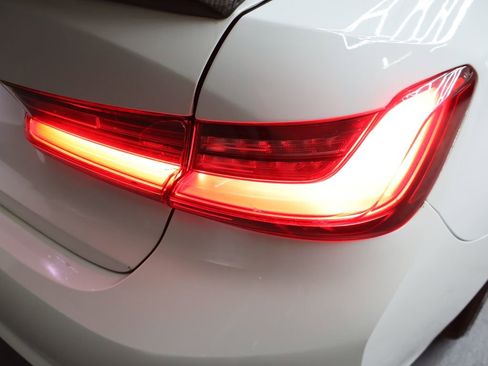 Used 2021 BMW 330i Sedan w/ Convenience Package image 30