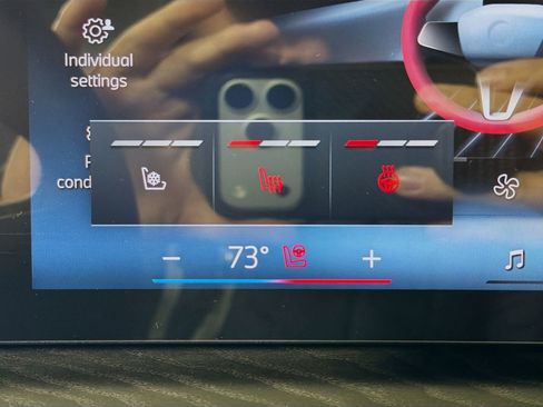 New 2026 BMW i7 xDrive60 w/ Executive Package image 24