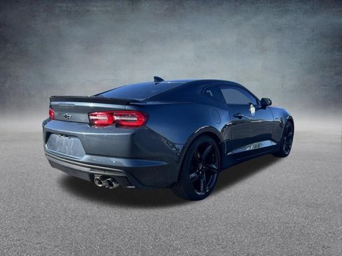 Used 2020 Chevrolet Camaro LT RWD image 5