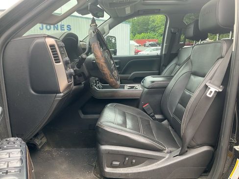 Used 2018 GMC Sierra 2500 Denali w/ Duramax Plus Package AWD/4WD image 16