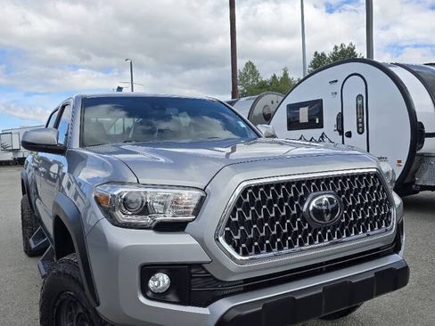 Used 2019 Toyota Tacoma TRD Off-Road AWD/4WD image 1