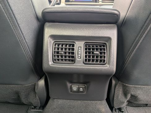 Used 2025 Toyota Camry SE FWD image 7