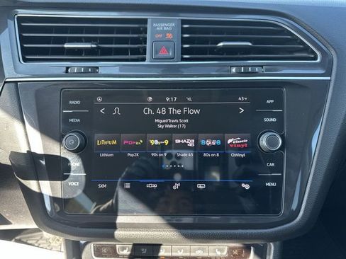 Used 2021 Volkswagen Tiguan SE image 22