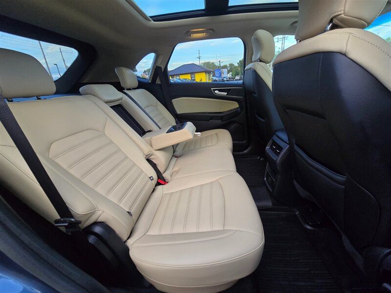 Used 2019 Ford Edge SEL w/ Equipment Group 201A AWD/4WD image 15
