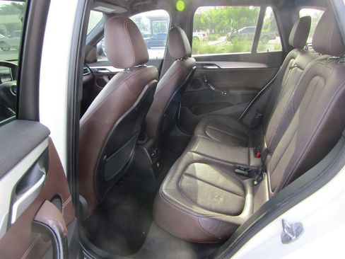 Used 2017 BMW X1 xDrive28i AWD/4WD image 7