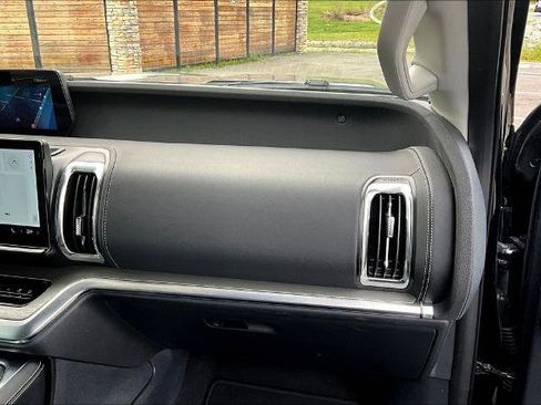Certified 2025 Ford Expedition Max Platinum AWD/4WD image 13