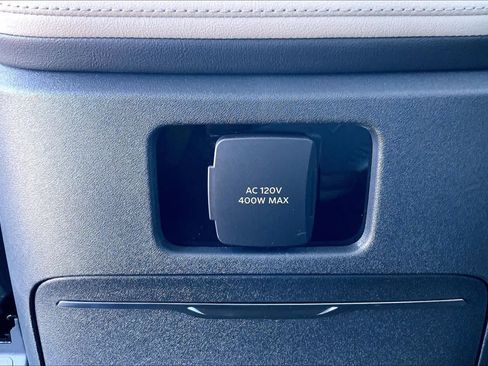 New 2025 Lincoln Navigator L Reserve AWD/4WD image 18