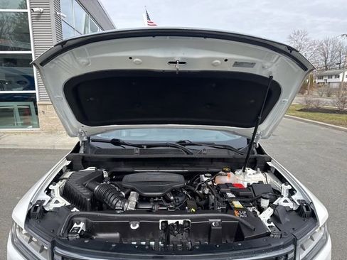 Used 2023 GMC Acadia AT4 w/ Technology Package AWD/4WD image 18