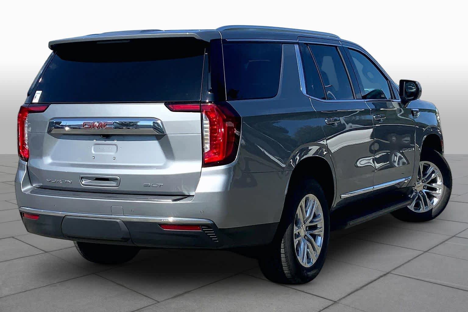 Used 2023 GMC Yukon SLT AWD/4WD image 13