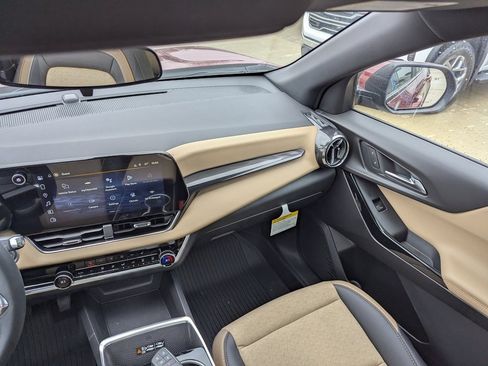 New 2026 Chevrolet Equinox ACTIV w/ LPO, Floor Liner Package image 19