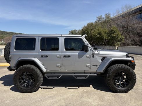 Used 2021 Jeep Wrangler Unlimited Sahara image 4