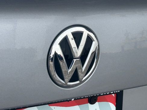 Used 2021 Volkswagen Jetta SE image 19