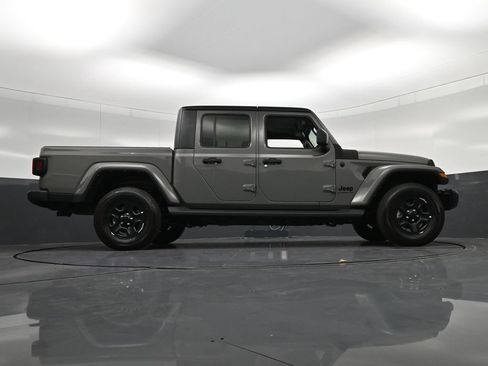 Used 2022 Jeep Gladiator Sport AWD/4WD image 28