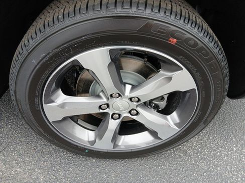 New 2025 Jeep Grand Cherokee L Limited w/ Luxury Tech Group II image 16