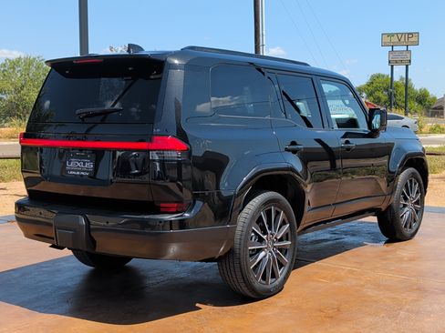 Used 2026 Lexus GX 550 w/ Accessory Package (2T) AWD/4WD image 2