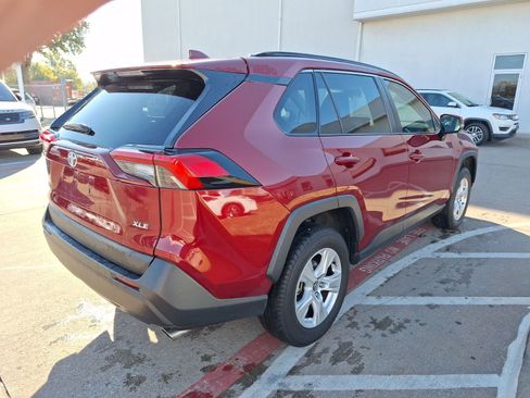 Used 2020 Toyota RAV4 XLE image 6