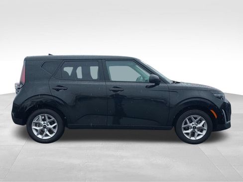 Used 2025 Kia Soul LX w/ LX Technology Package FWD image 9