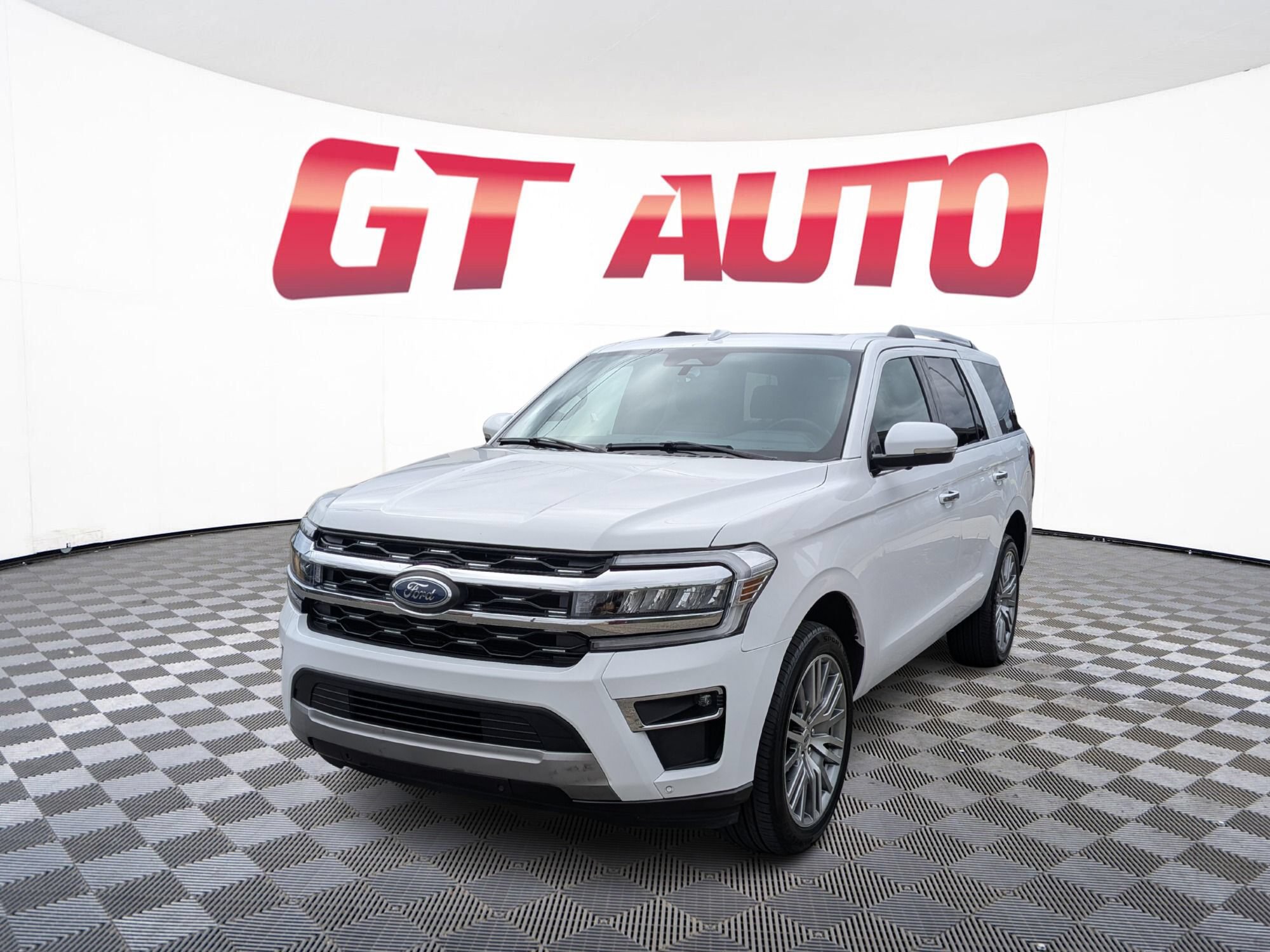 Used 2024 Ford Expedition Limited RWD image 2