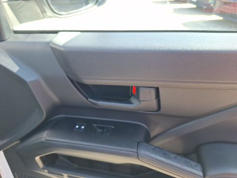 Used 2025 Toyota 4Runner SR5 AWD/4WD image 33