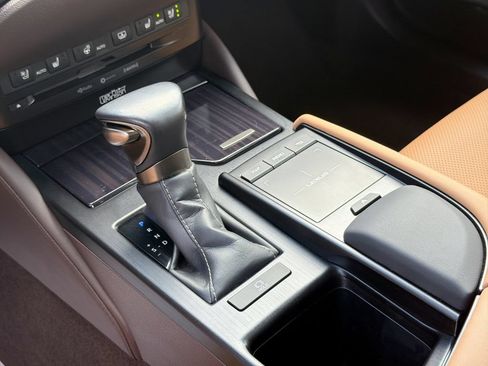 Used 2019 Lexus ES 350 Ultra Luxury w/ Accessory Package 2 FWD image 20