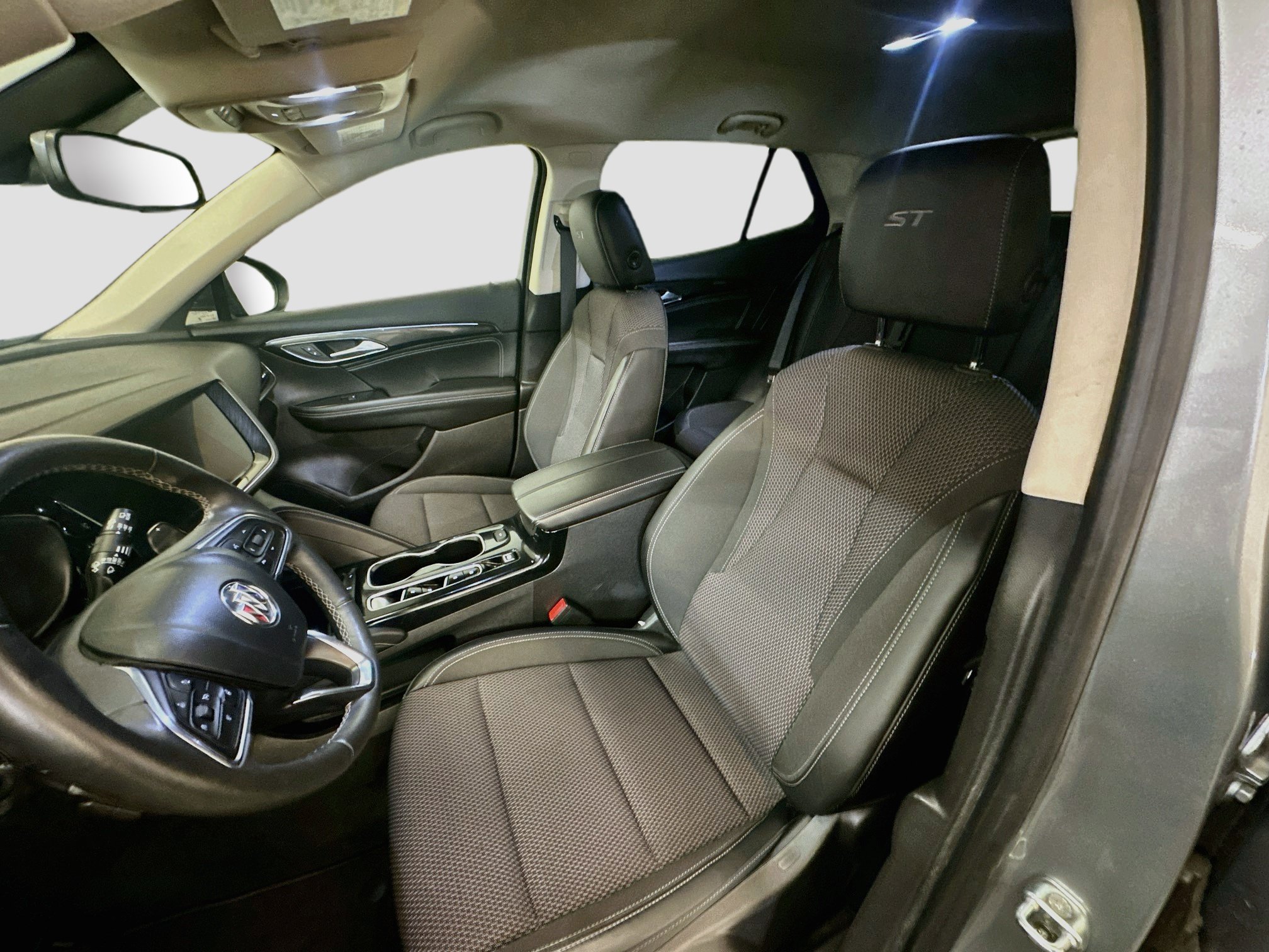 Used 2023 Buick Envision Preferred w/ Sport Touring Package AWD/4WD image 13