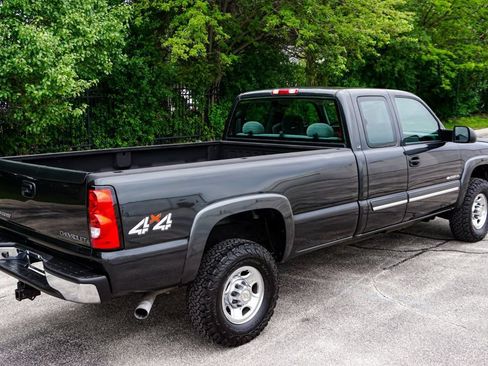 Used 2004 Chevrolet Silverado 2500 LS AWD/4WD image 26