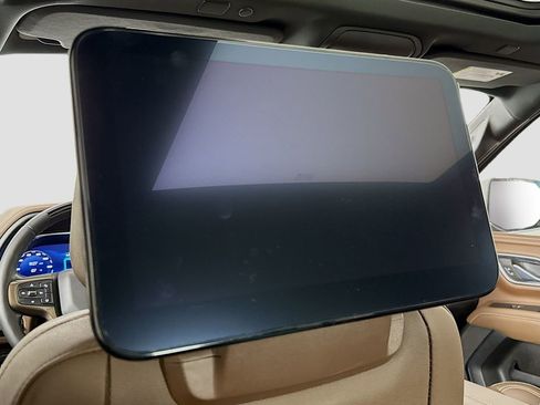 Used 2023 Chevrolet Suburban High Country w/ Advanced Technology Package image 26