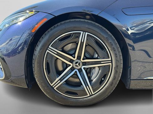 Certified 2023 Mercedes-Benz EQS 580 4MATIC Sedan image 8