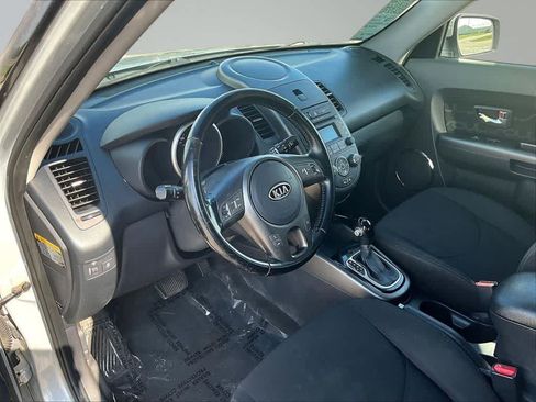 Used 2013 Kia Soul + FWD image 17