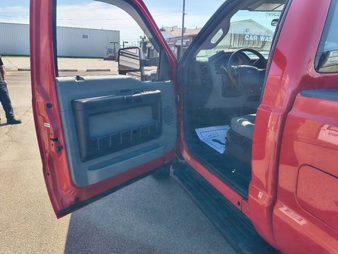 Used 2014 Ford F250 XL w/ Power Equipment Group AWD/4WD image 13