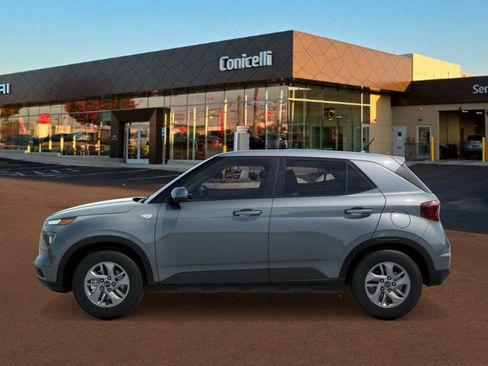 New 2026 Hyundai Venue SE image 3