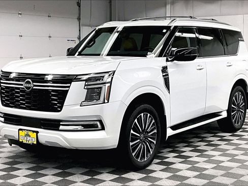 Used 2025 Nissan Armada Platinum Reserve AWD/4WD image 12