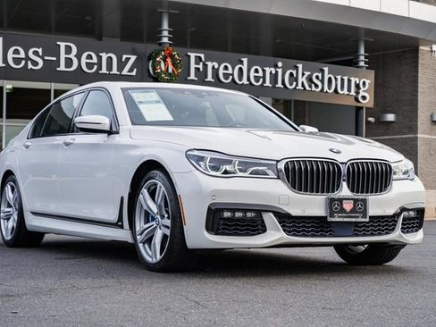 Used 2018 BMW 750i xDrive image 1